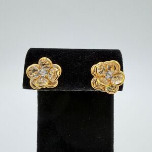 Vintage 16mm gold tone and Austrian crystal pierced earrings in gold tone metal!